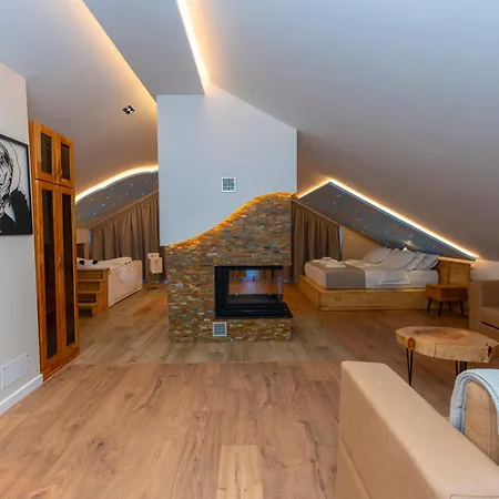 Jezerca Hotel