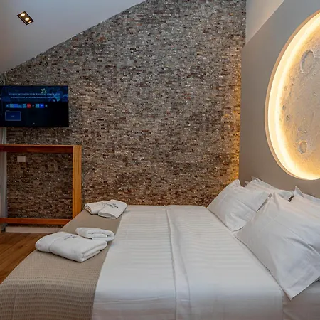 Jezerca Hotel